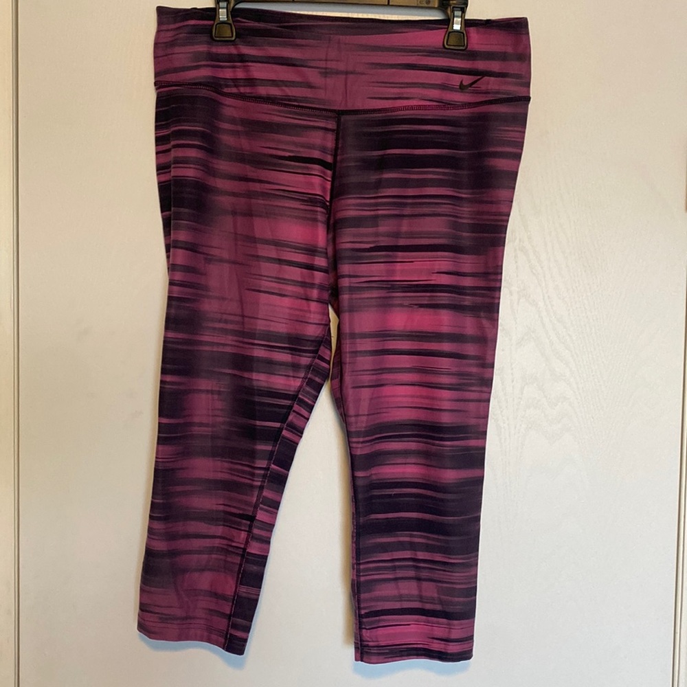 Nike capris workout leggings, black/pink, size XL